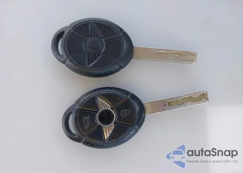 2006 Mini Cooper из США, поврежденный, VIN WMWRF335X6TG14298